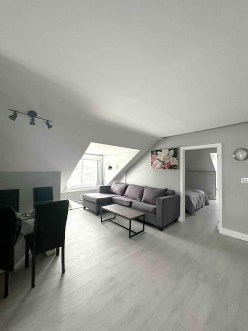 Unique Modern Luxury 2 Bedroom Apartment Rental Chapleau Εξωτερικό φωτογραφία