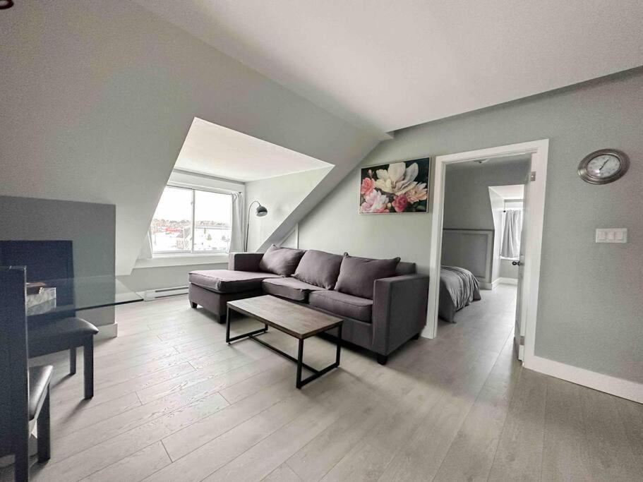 Unique Modern Luxury 2 Bedroom Apartment Rental Chapleau Εξωτερικό φωτογραφία